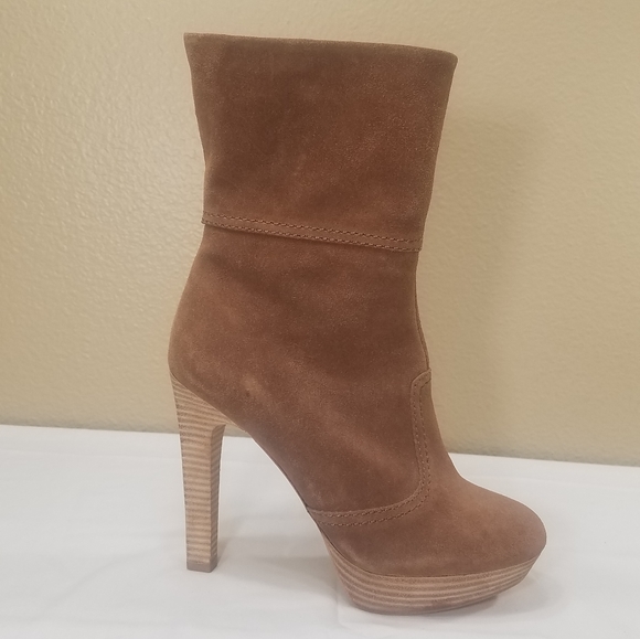BCBGMaxAzria tan all leather booties - Picture 2 of 11